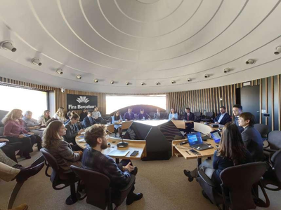 数字贸易盛会启幕西班牙，礼仪服务添彩全球推介会